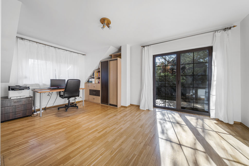 Dom 6 pokojowe na Sprzedaż