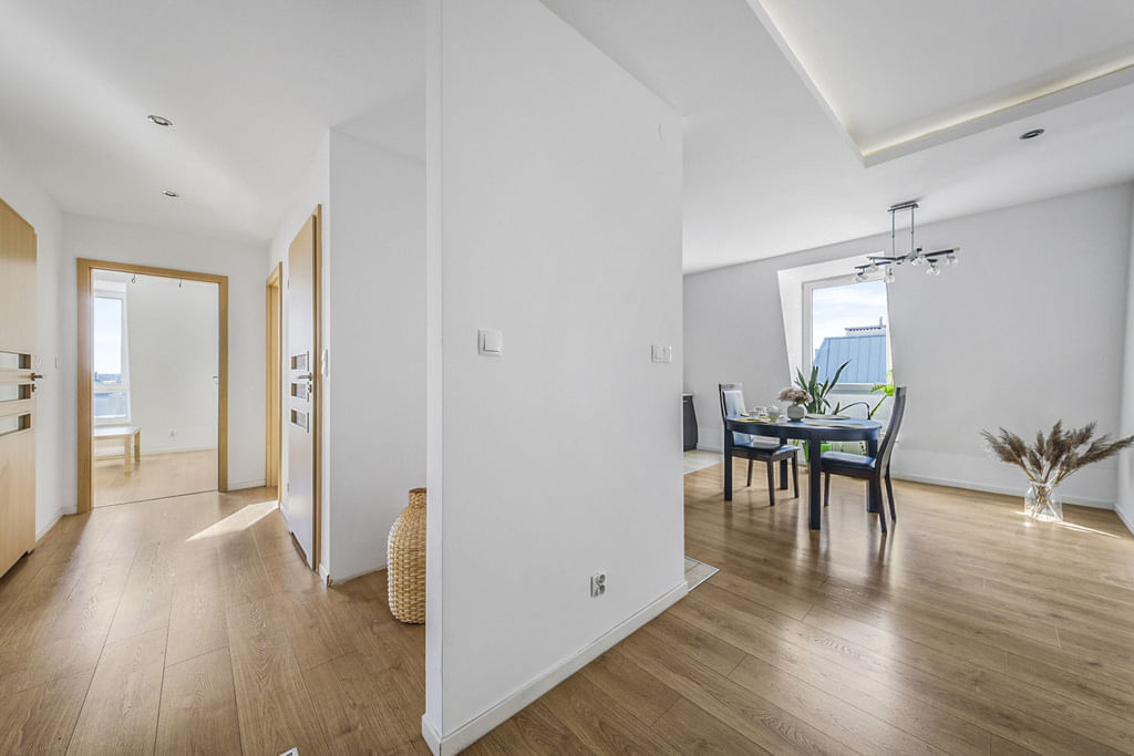 Mieszkanie 3 pokojowe na Sprzedaż