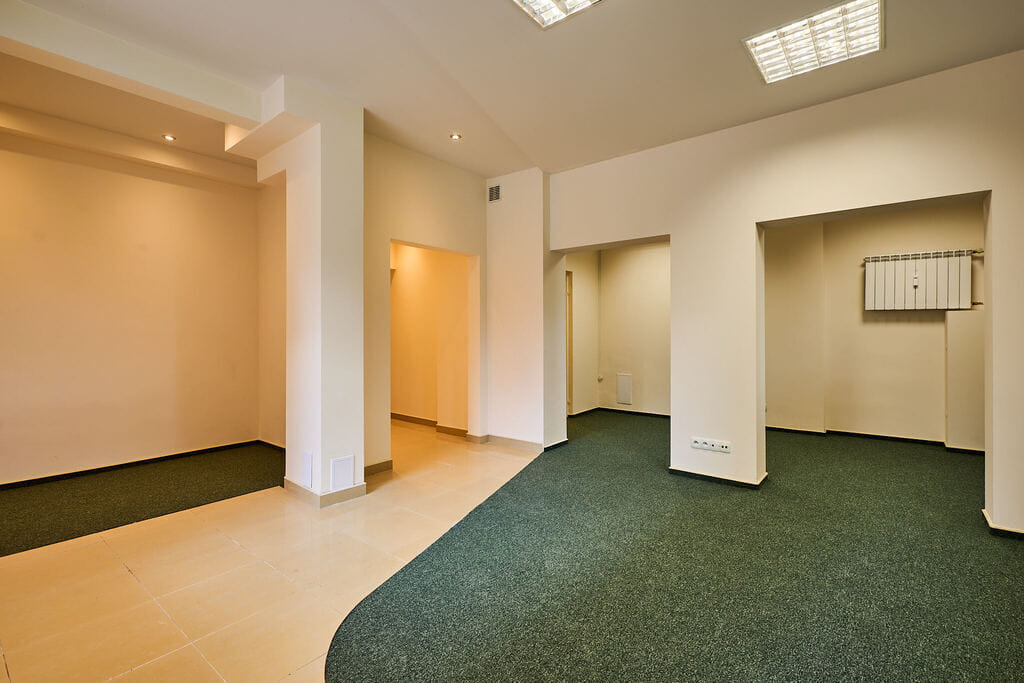 Lokal użytkowy  pokojowe na Sprzedaż