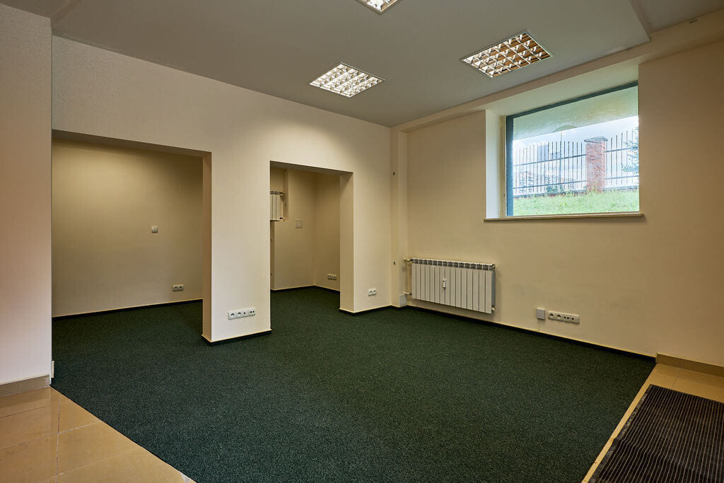 Lokal użytkowy  pokojowe na Sprzedaż