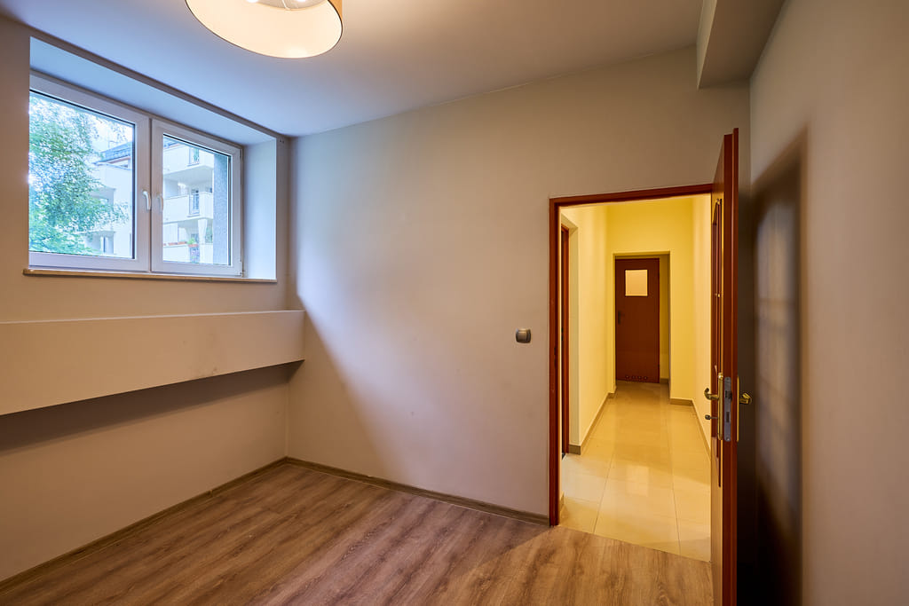 Lokal użytkowy  pokojowe na Sprzedaż