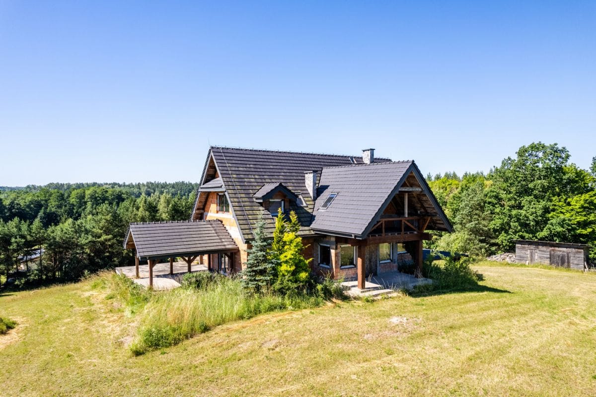 Dom 8 pokojowe na Sprzedaż