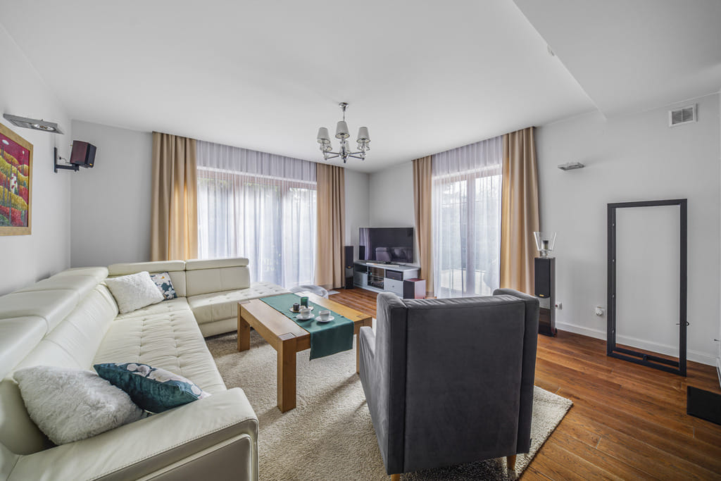 Dom 6 pokojowe na Sprzedaż