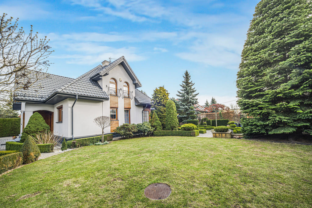 Dom 6 pokojowe na Sprzedaż