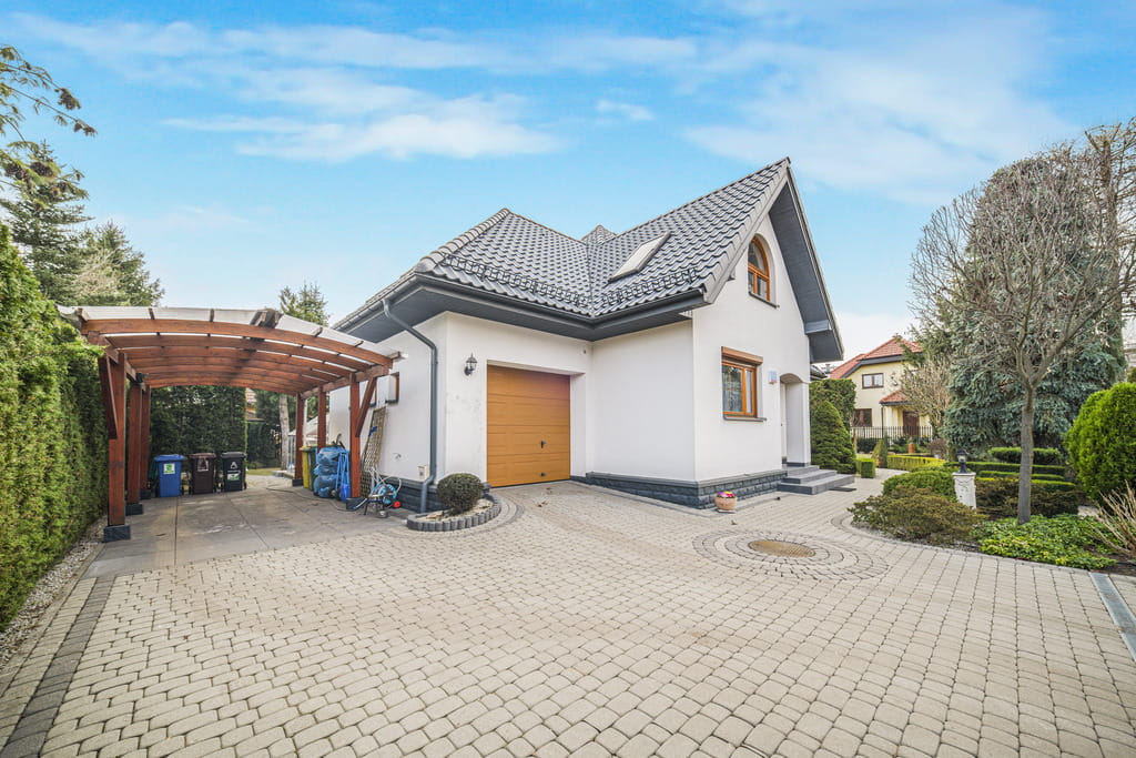 Dom 6 pokojowe na Sprzedaż