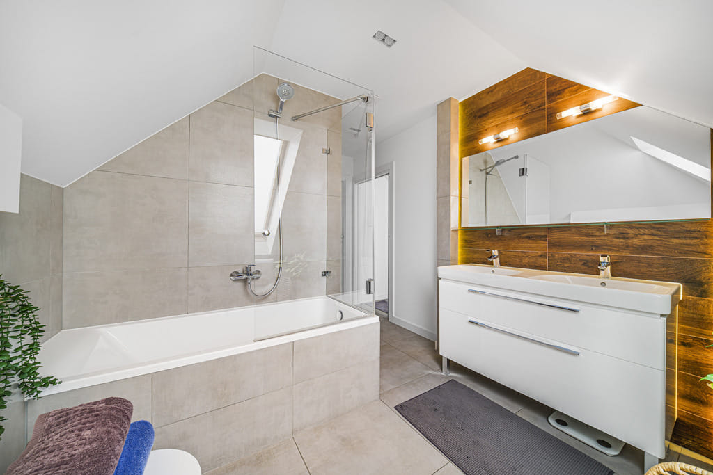 Dom 6 pokojowe na Sprzedaż