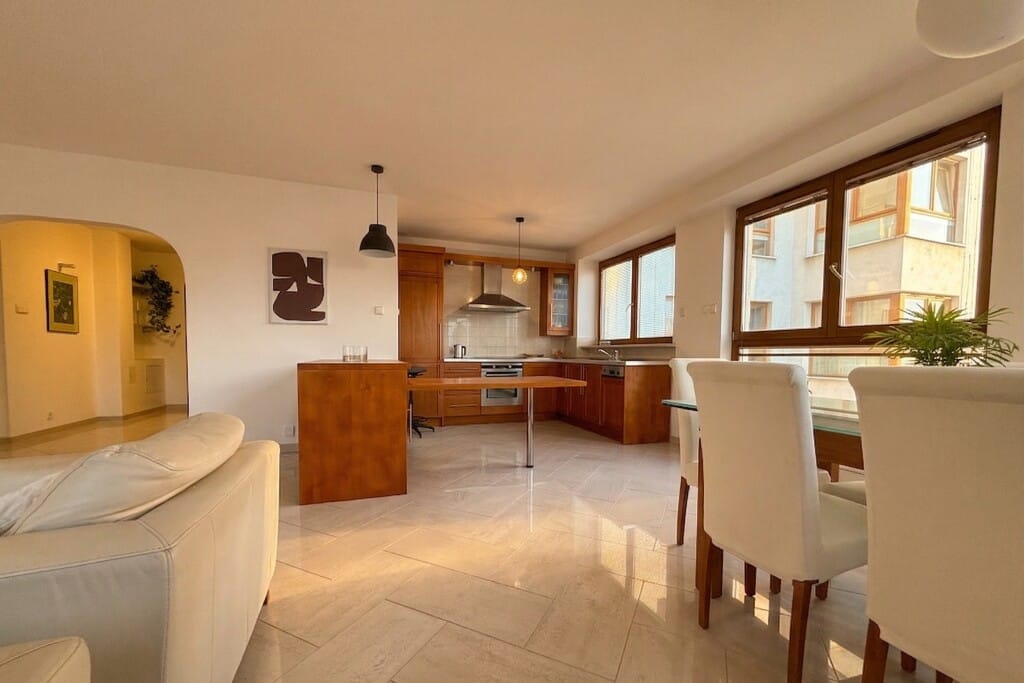 Mieszkanie 4 pokojowe na Wynajem