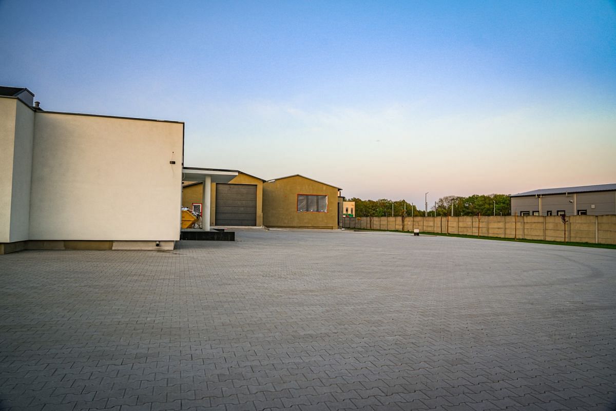 Lokal użytkowy  pokojowe na Sprzedaż