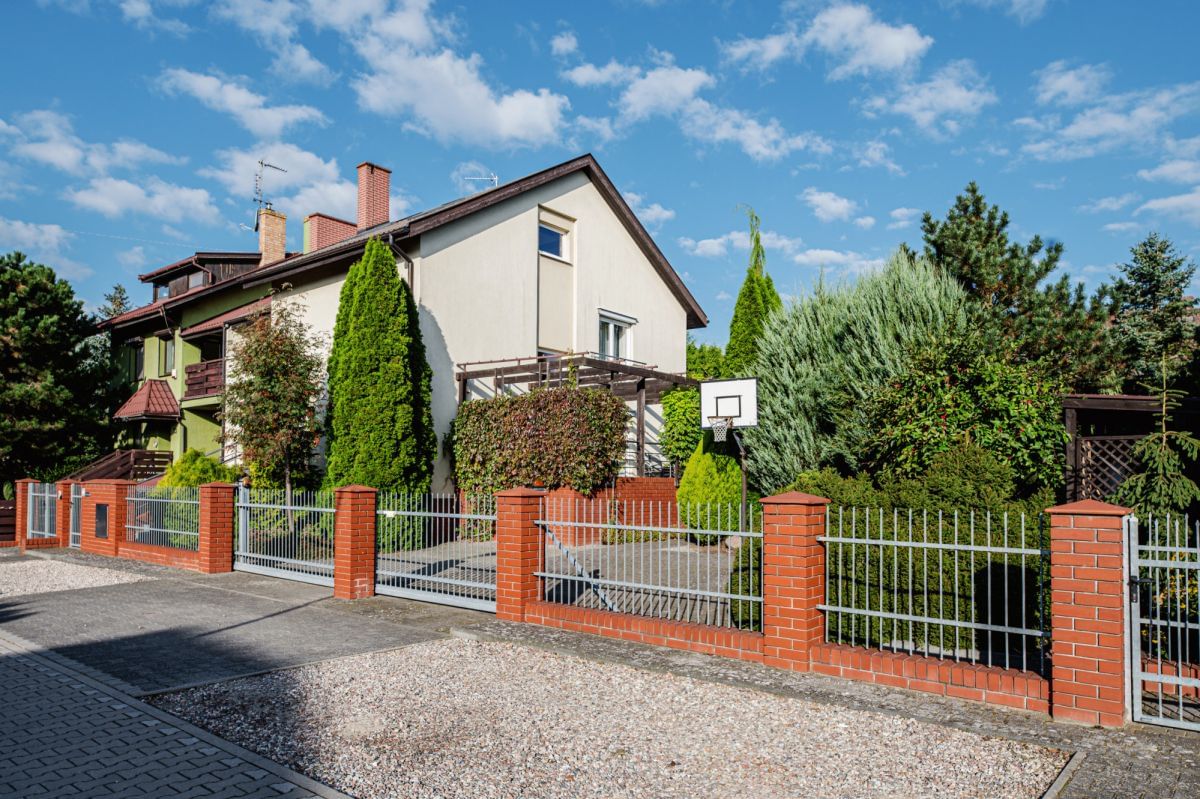 Dom 5 pokojowe na Sprzedaż