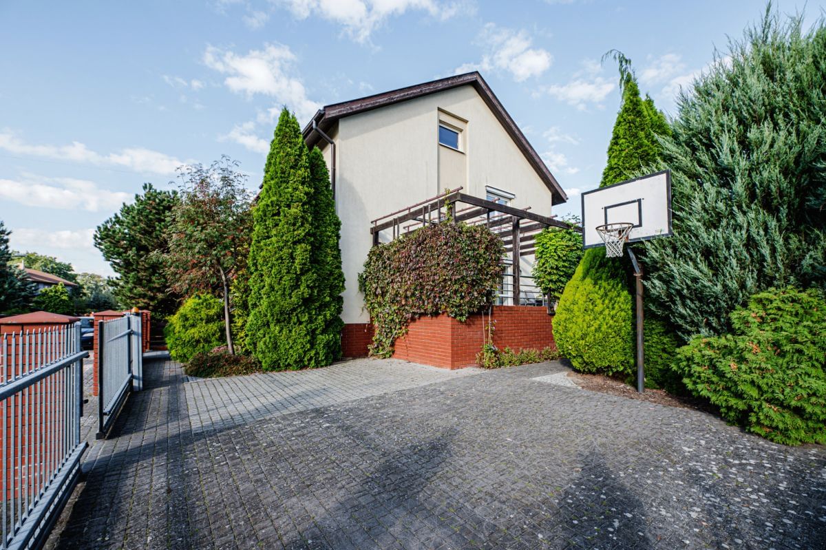 Dom 5 pokojowe na Sprzedaż