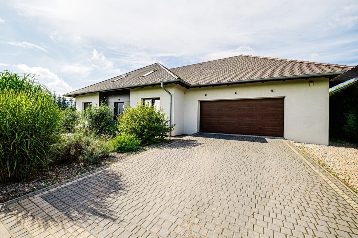 Dom 5 pokojowe na Sprzedaż