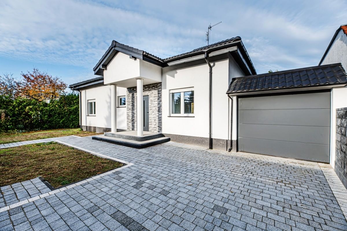 Dom 4 pokojowe na Sprzedaż