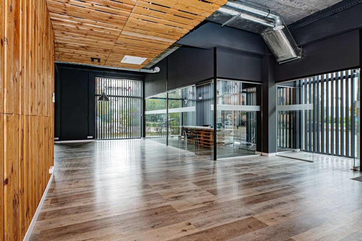 Lokal użytkowy  pokojowe na Sprzedaż