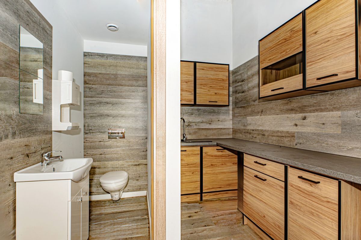 Lokal użytkowy  pokojowe na Sprzedaż