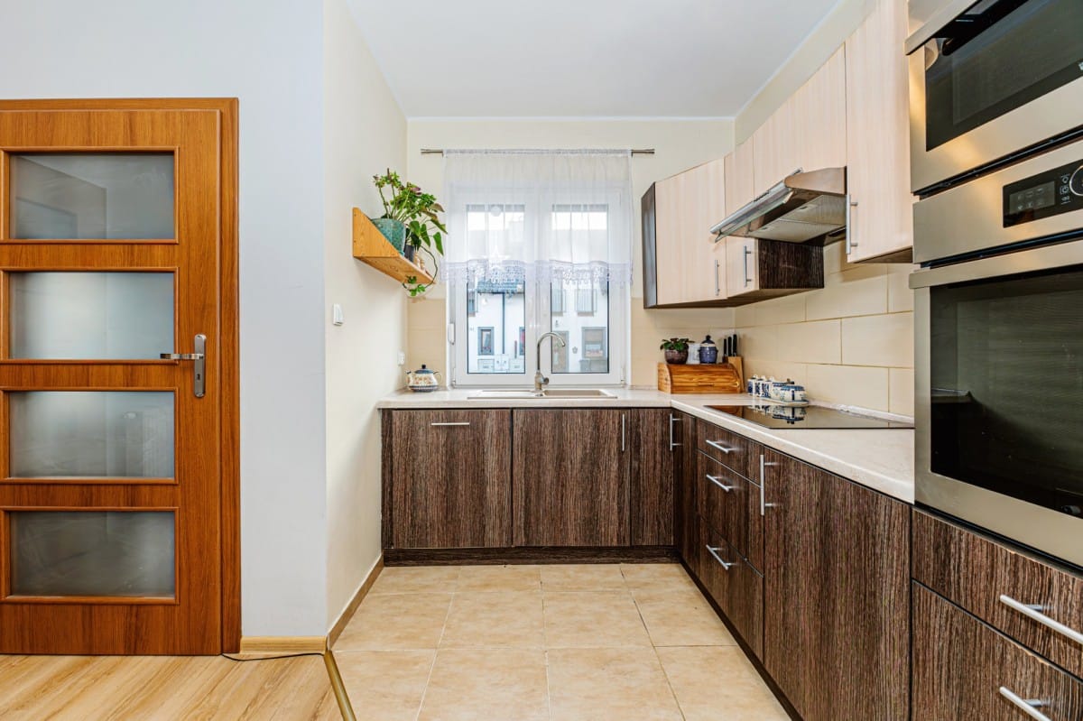 Dom 4 pokojowe na Sprzedaż