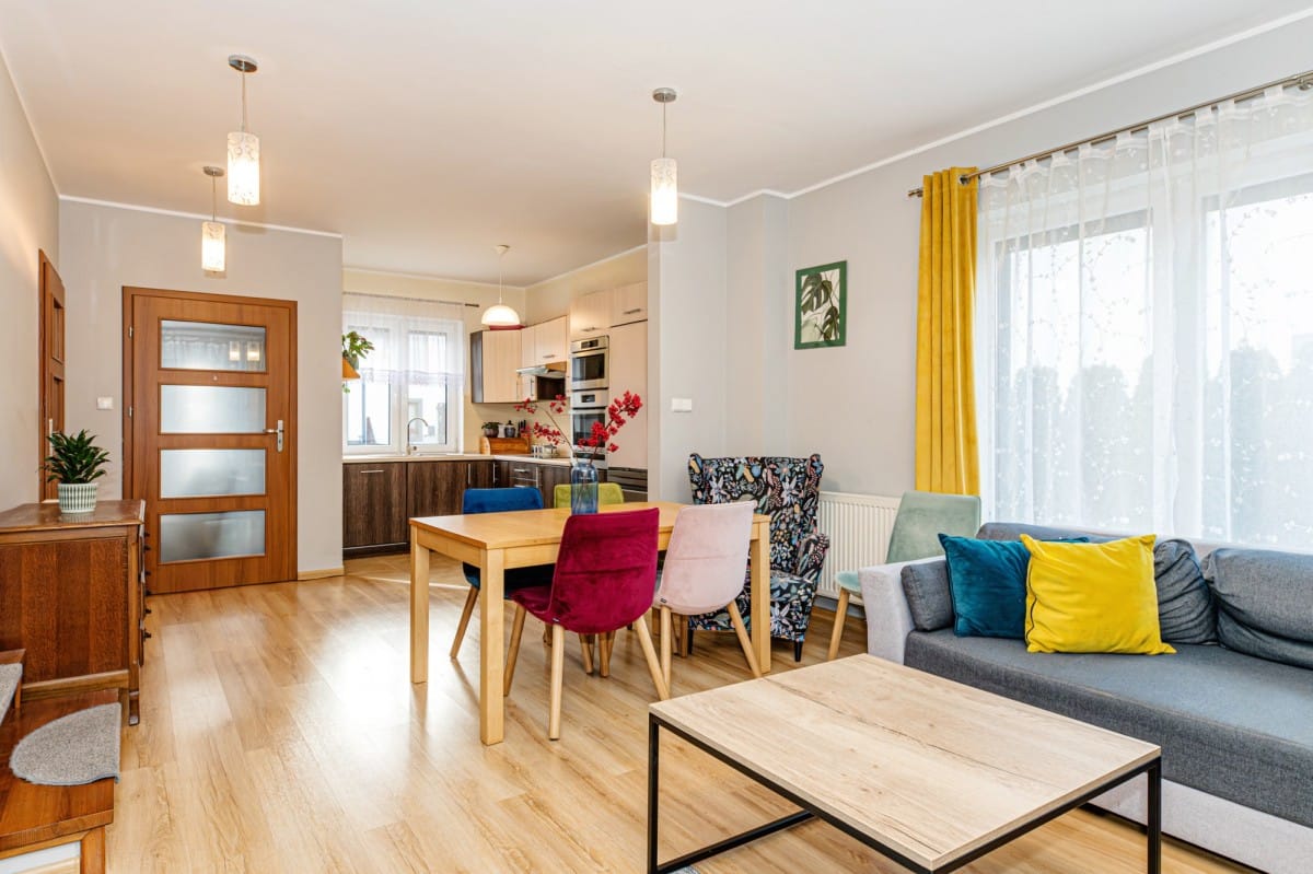 Dom 4 pokojowe na Sprzedaż