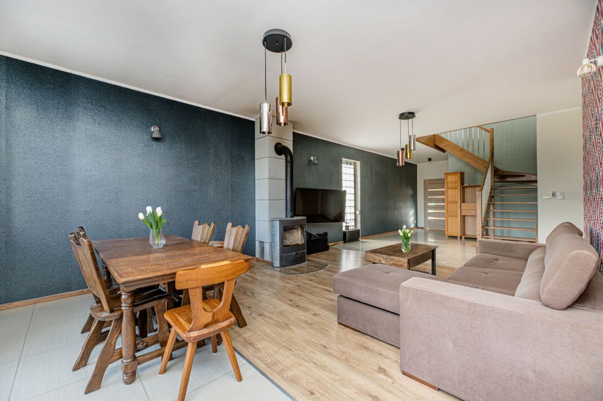 Dom 4 pokojowe na Sprzedaż