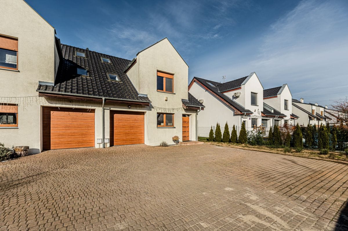 Dom 4 pokojowe na Sprzedaż