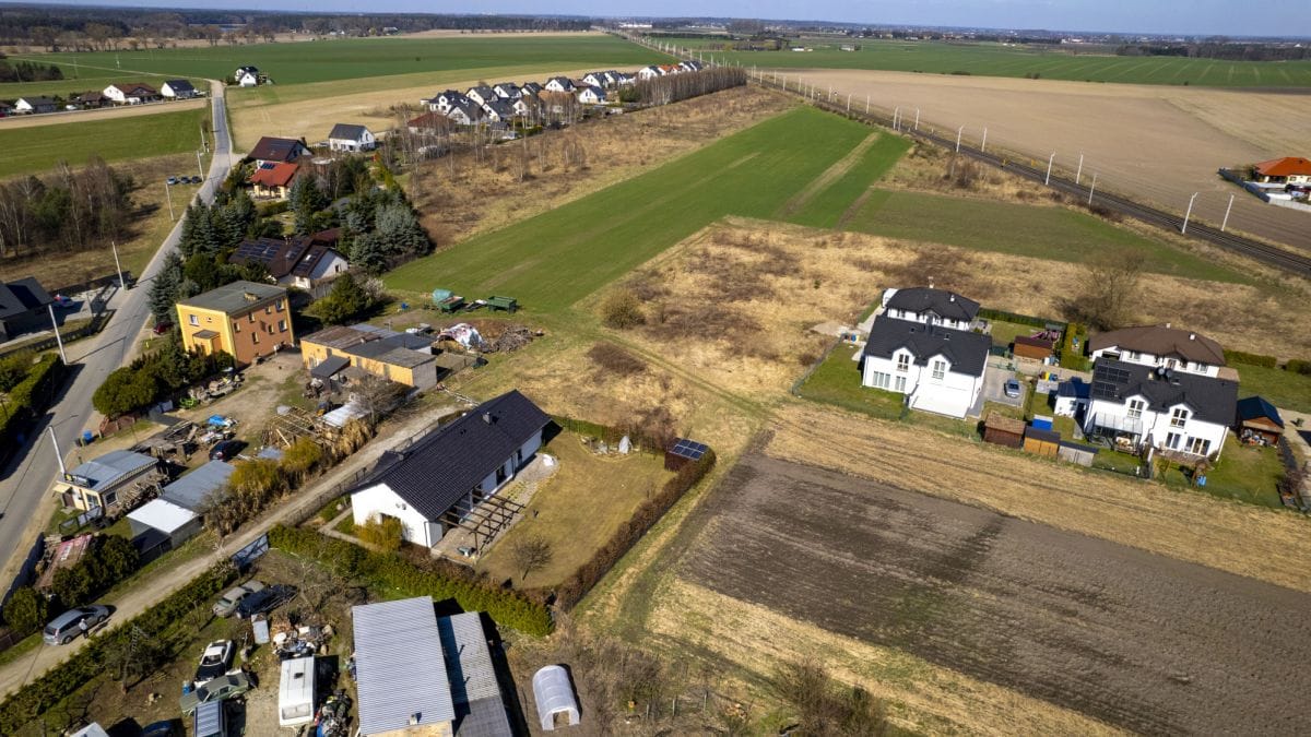 Działka  pokojowe na Sprzedaż