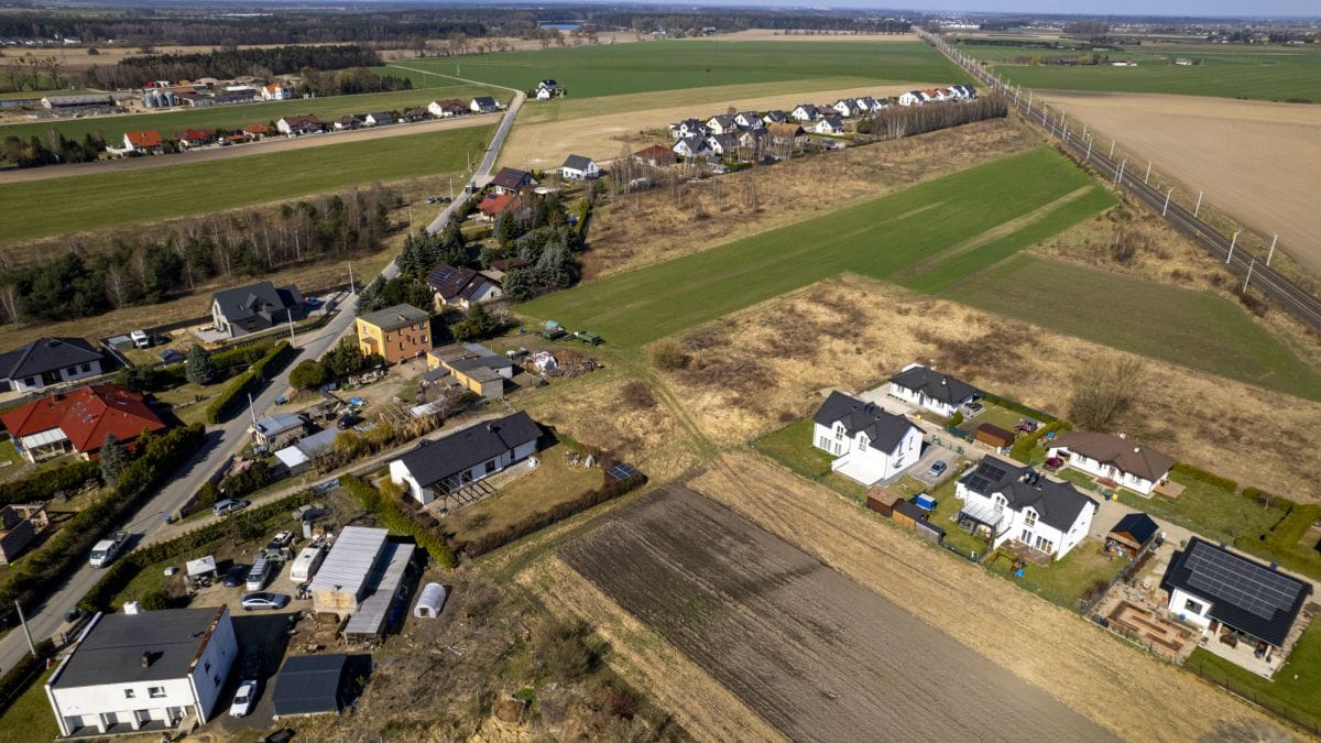 Działka  pokojowe na Sprzedaż