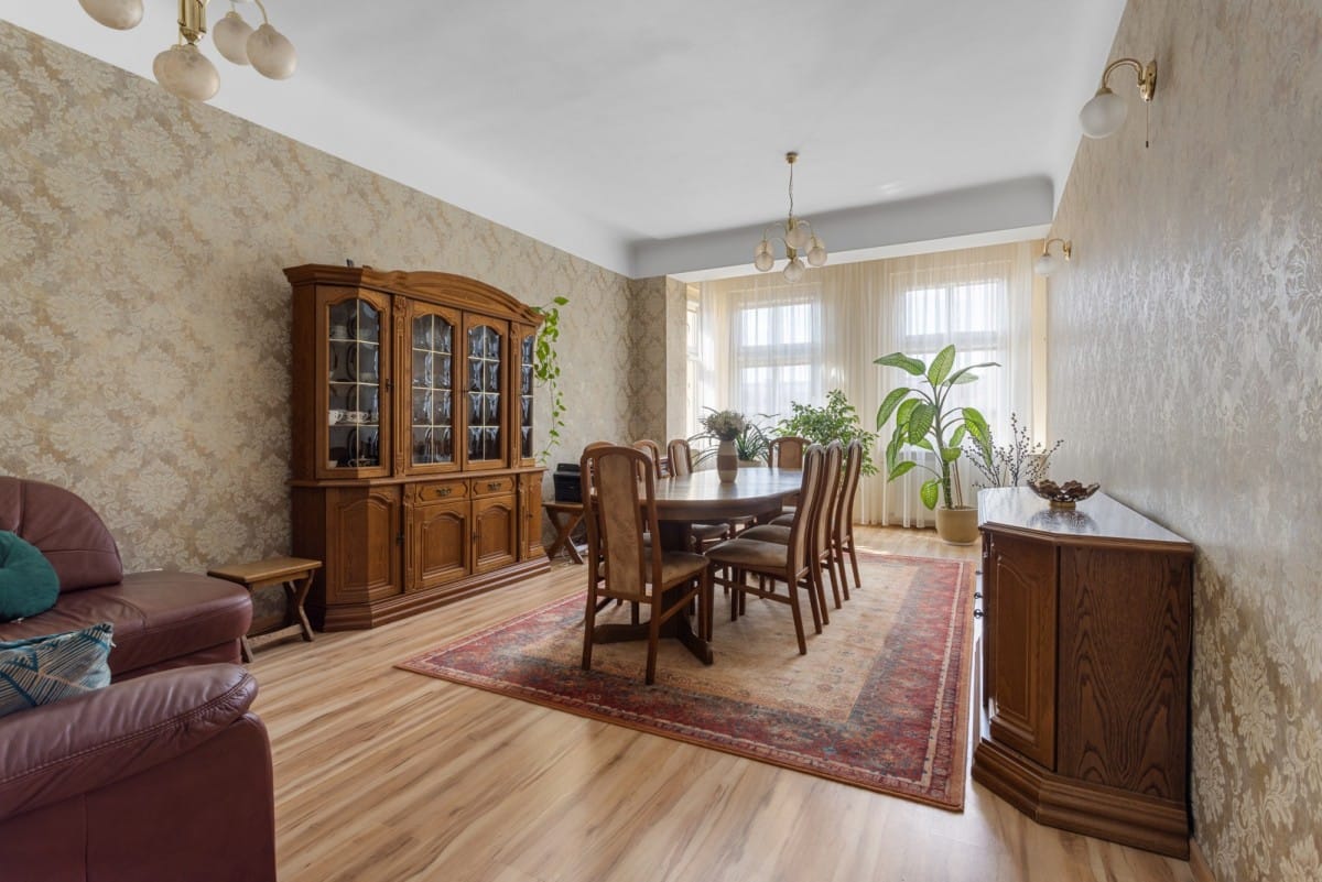 Mieszkanie 4 pokojowe na Sprzedaż