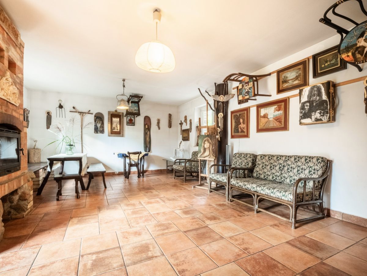 Dom 7 pokojowe na Sprzedaż