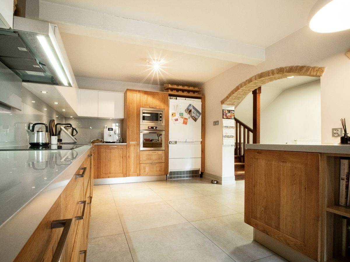 Dom 5 pokojowe na Sprzedaż