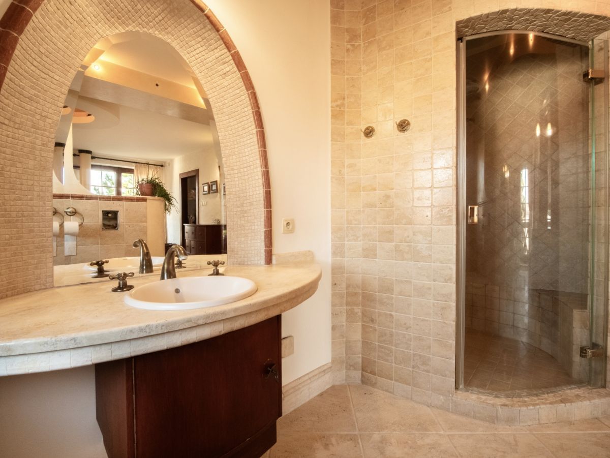 Dom 5 pokojowe na Sprzedaż