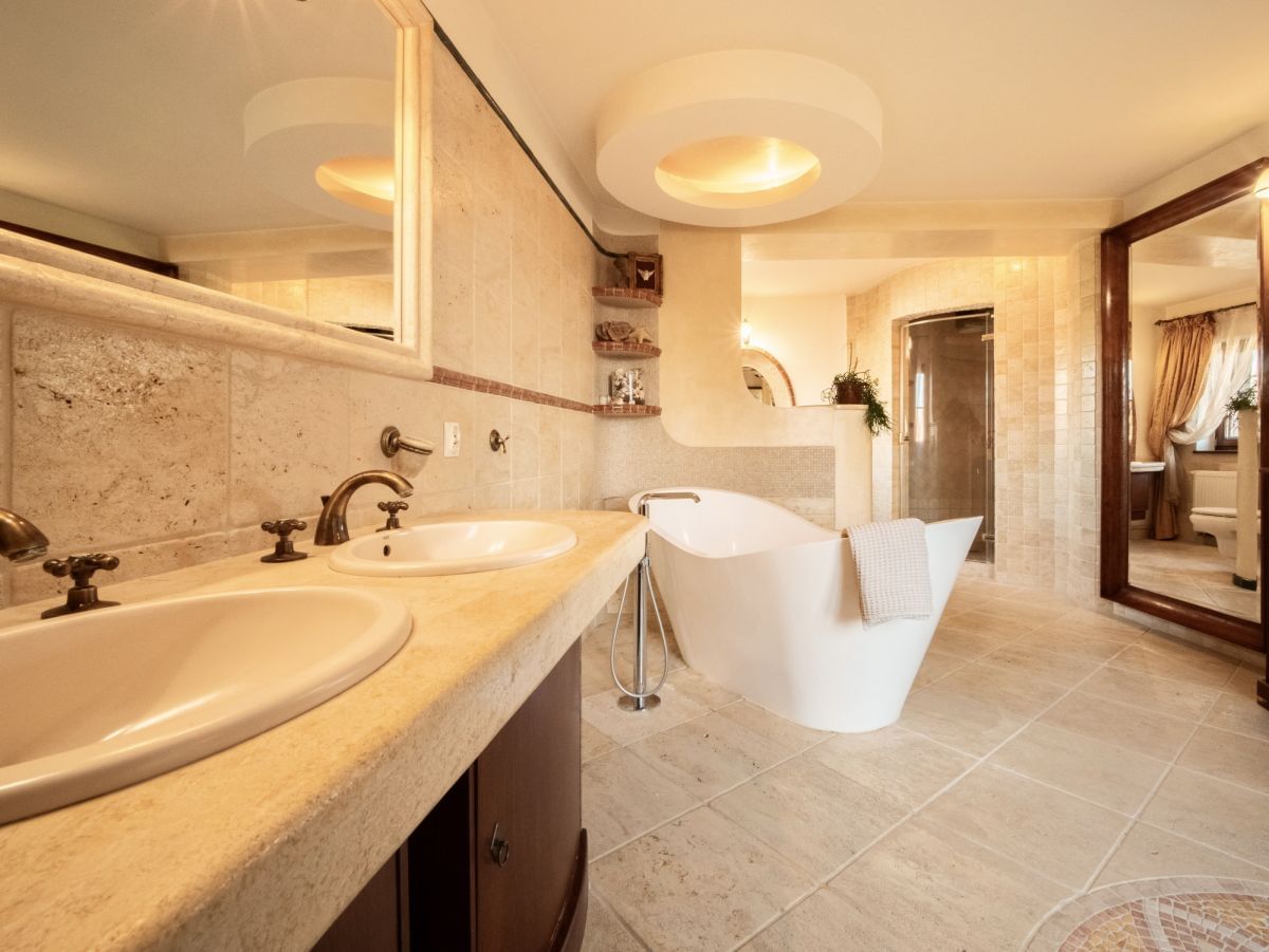 Dom 5 pokojowe na Sprzedaż