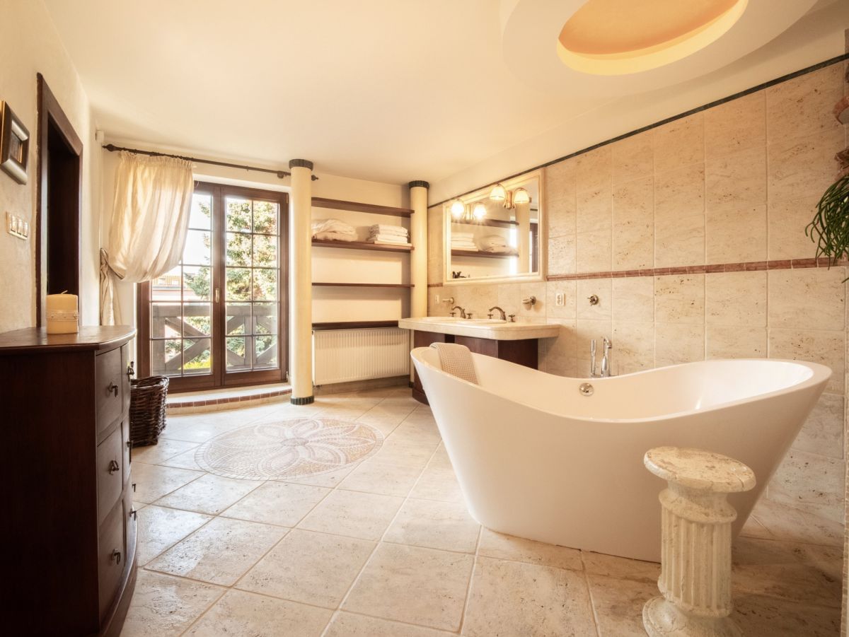 Dom 5 pokojowe na Sprzedaż