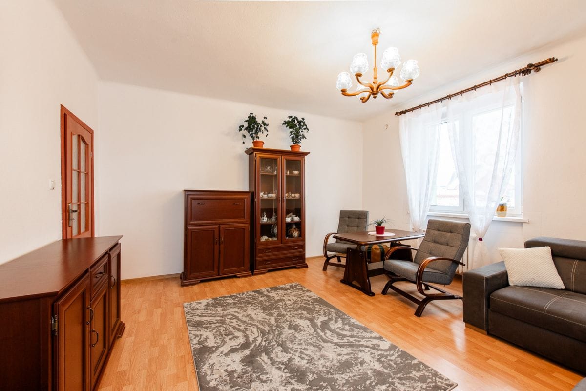 Mieszkanie 255 pokojowe na Sprzedaż