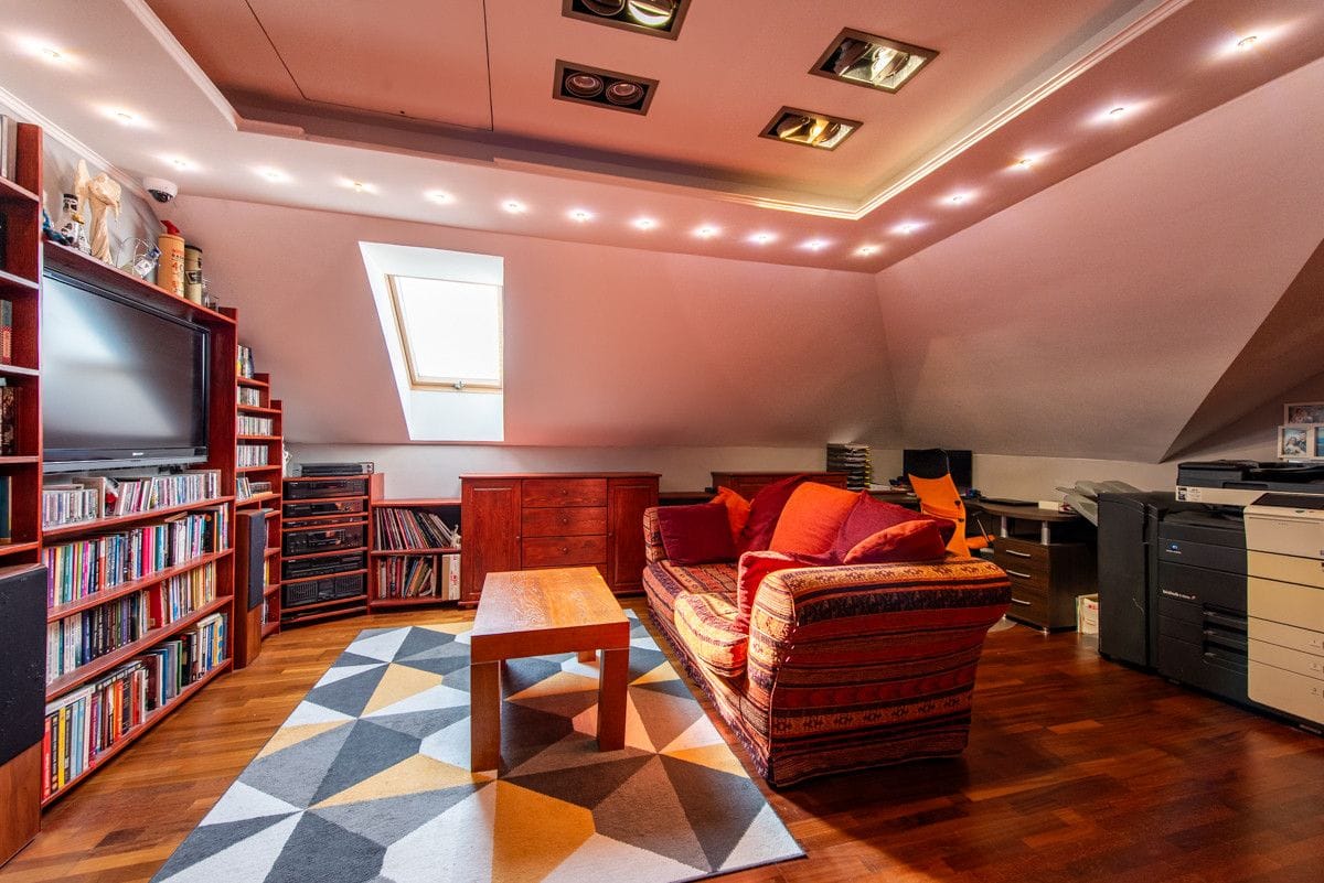 Dom 5 pokojowe na Sprzedaż