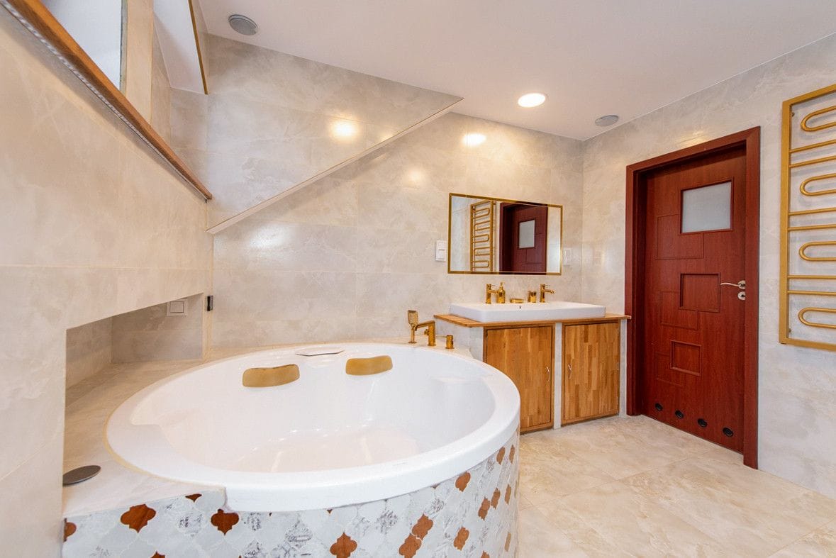 Dom 5 pokojowe na Sprzedaż