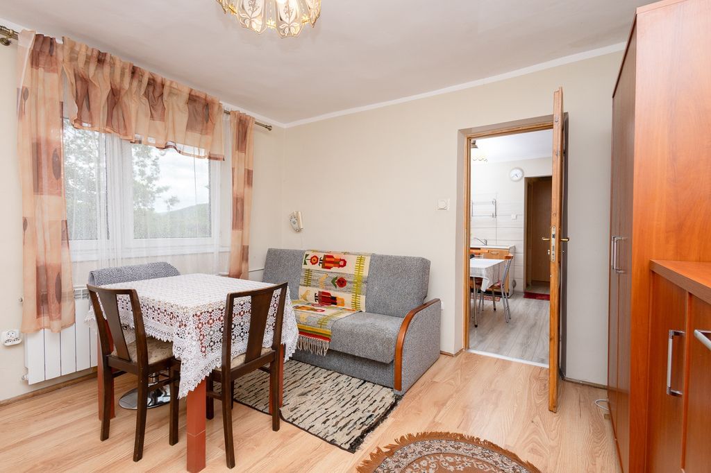 Dom 4 pokojowe na Sprzedaż