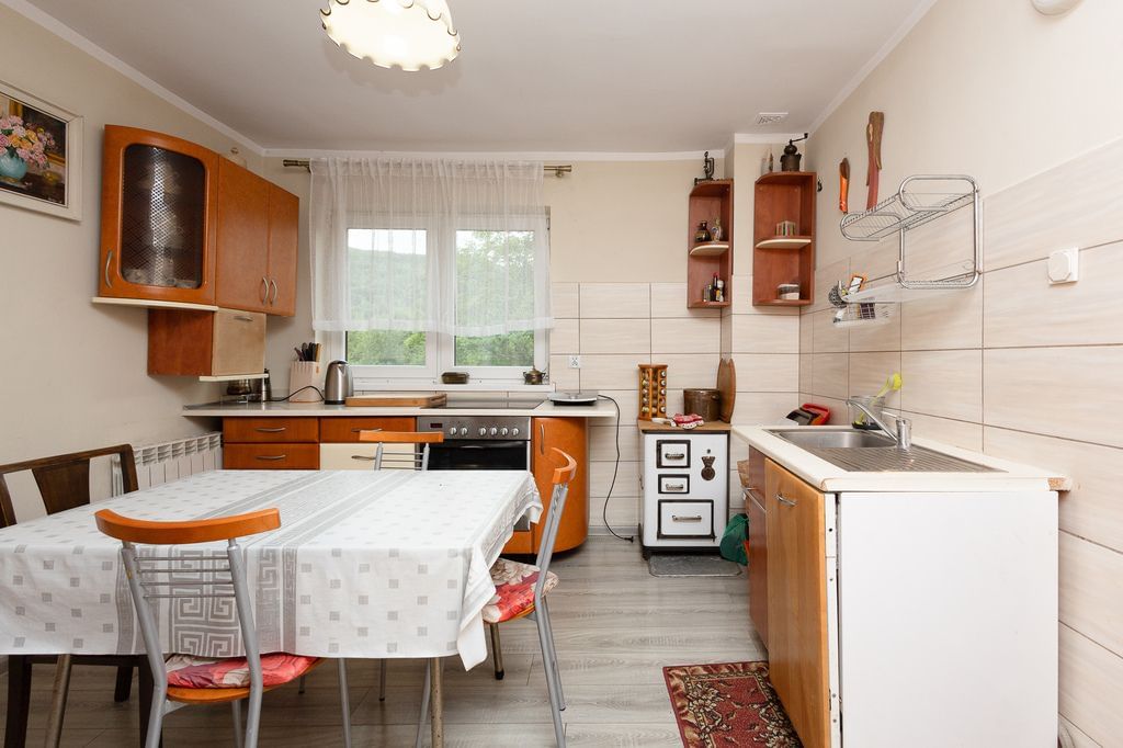 Dom 4 pokojowe na Sprzedaż