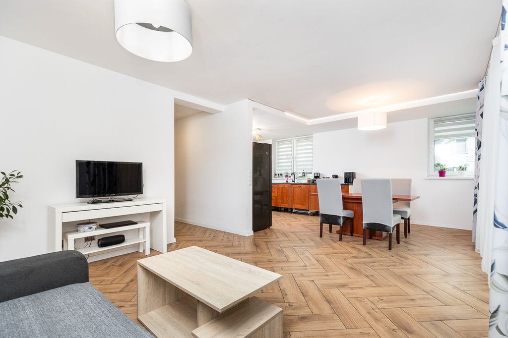 Dom 14 pokojowe na Sprzedaż