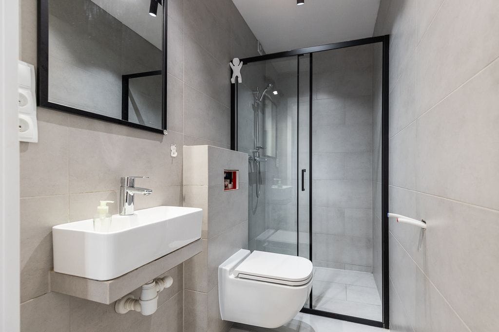 Dom 14 pokojowe na Sprzedaż