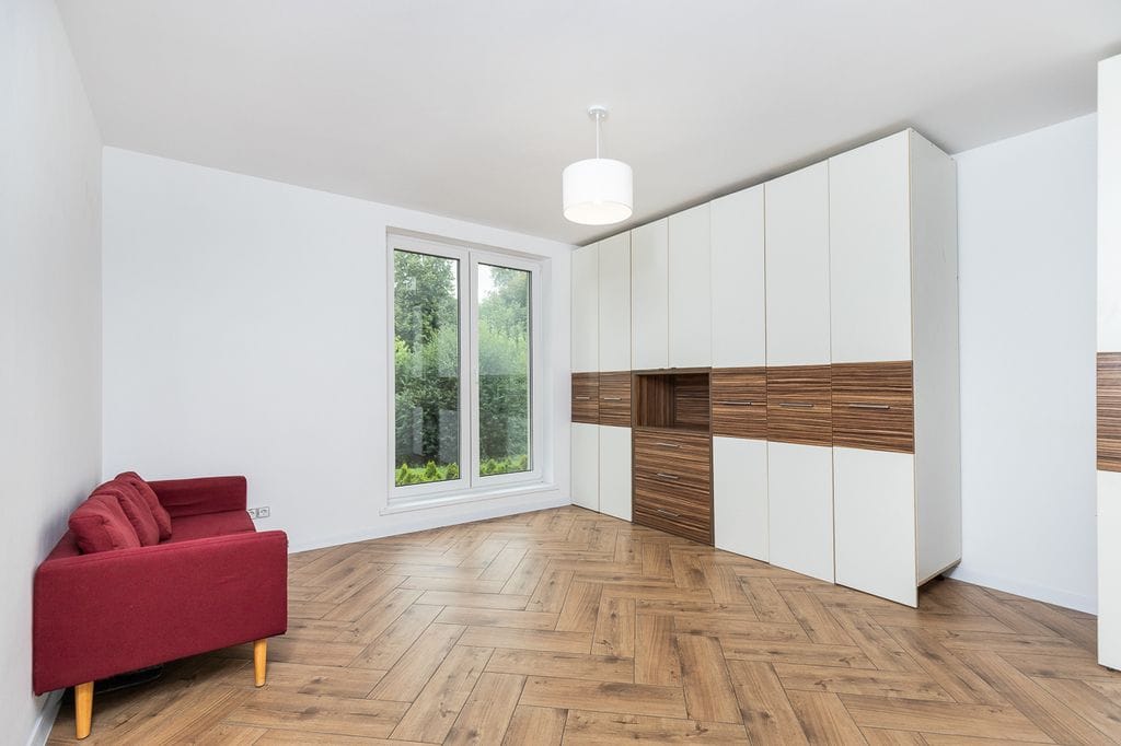 Dom 14 pokojowe na Sprzedaż