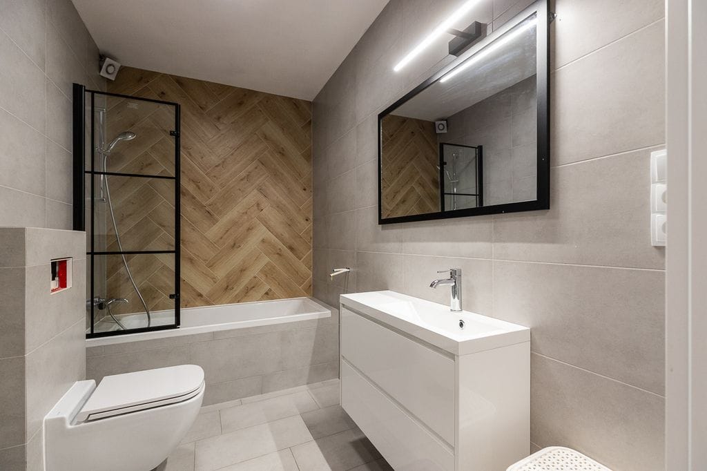 Dom 14 pokojowe na Sprzedaż