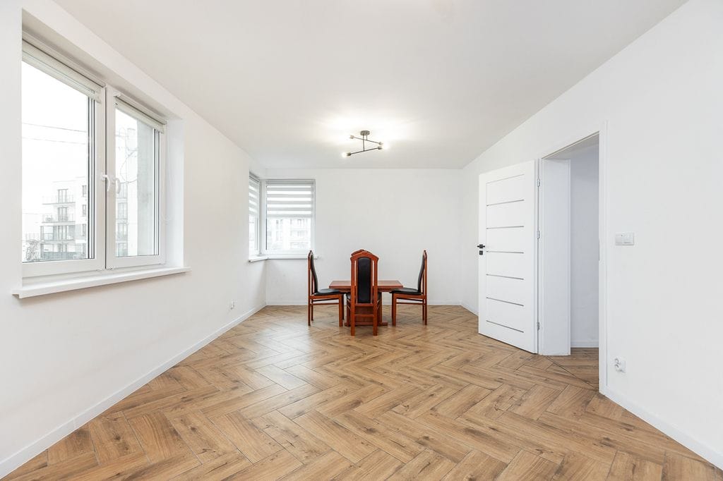 Dom 14 pokojowe na Sprzedaż