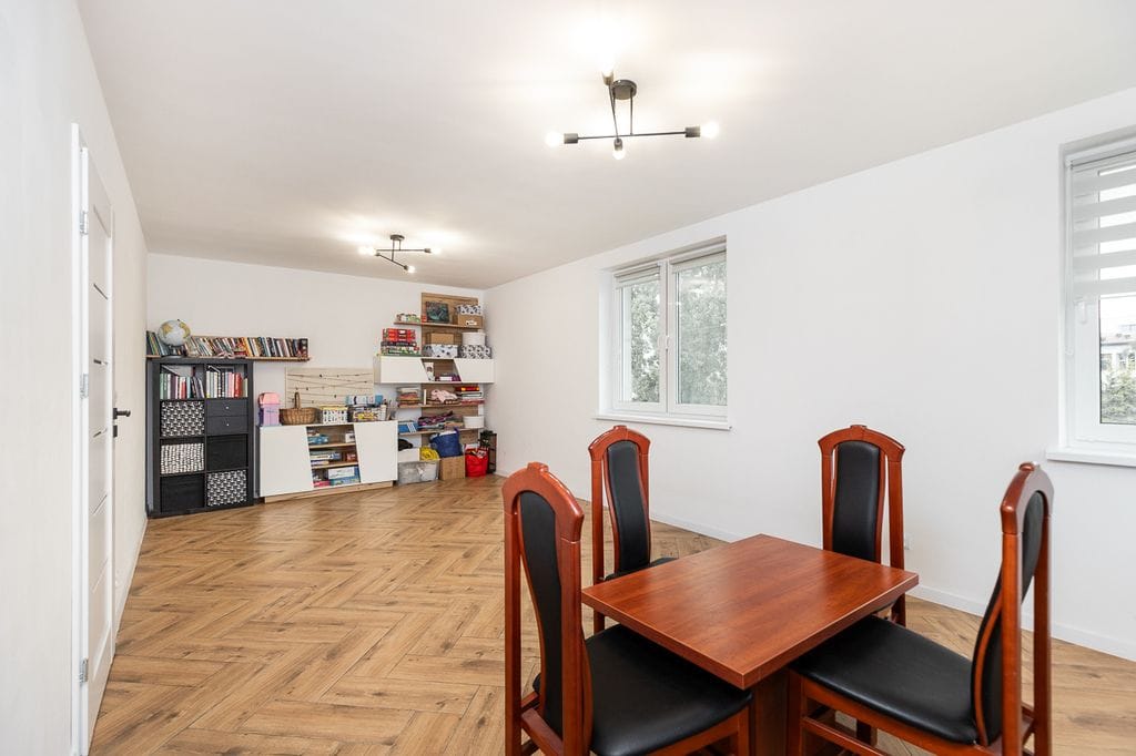 Dom 14 pokojowe na Sprzedaż