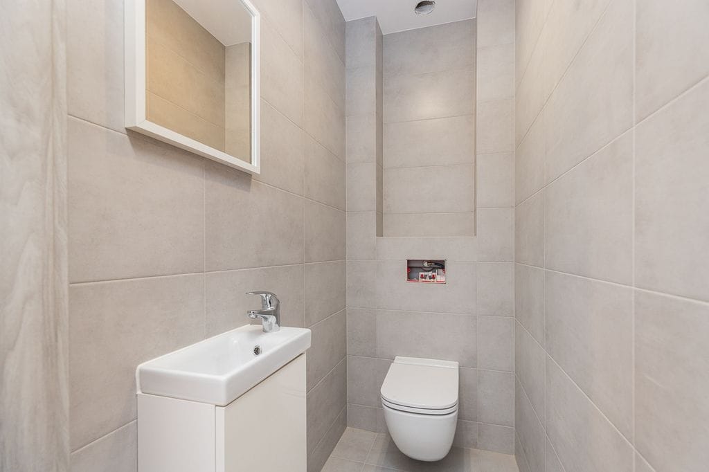 Dom 14 pokojowe na Sprzedaż