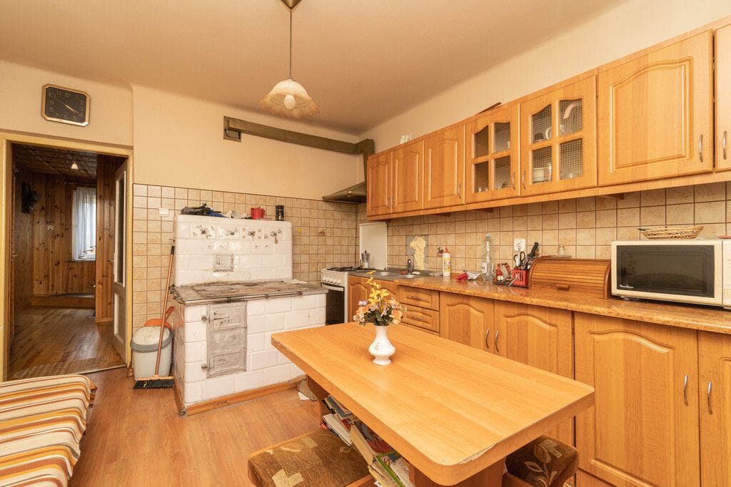 Dom 6 pokojowe na Sprzedaż