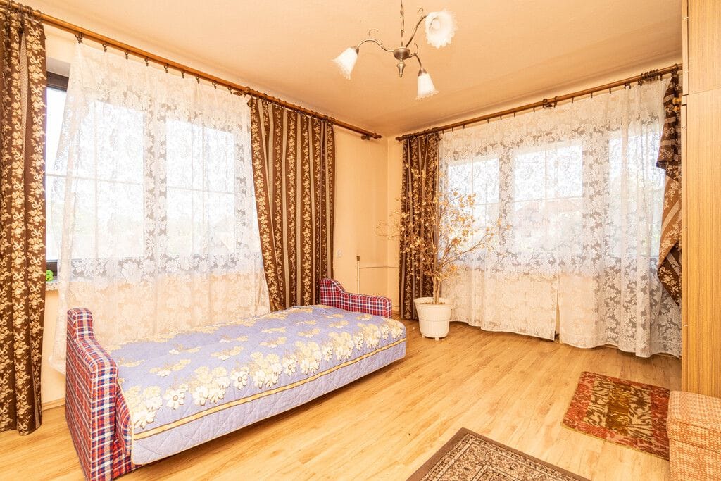 Dom 6 pokojowe na Sprzedaż