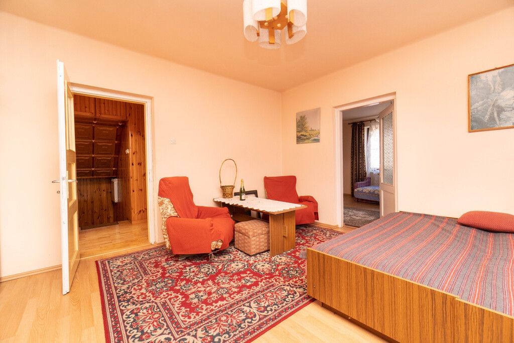 Dom 6 pokojowe na Sprzedaż