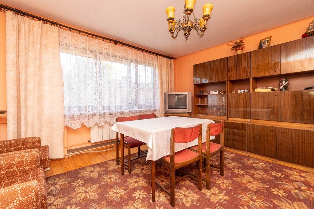 Dom 6 pokojowe na Sprzedaż