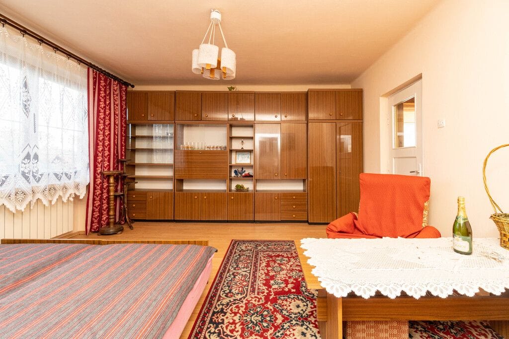 Dom 6 pokojowe na Sprzedaż