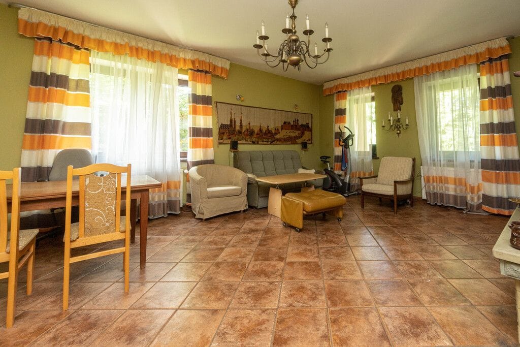 Dom 6 pokojowe na Sprzedaż