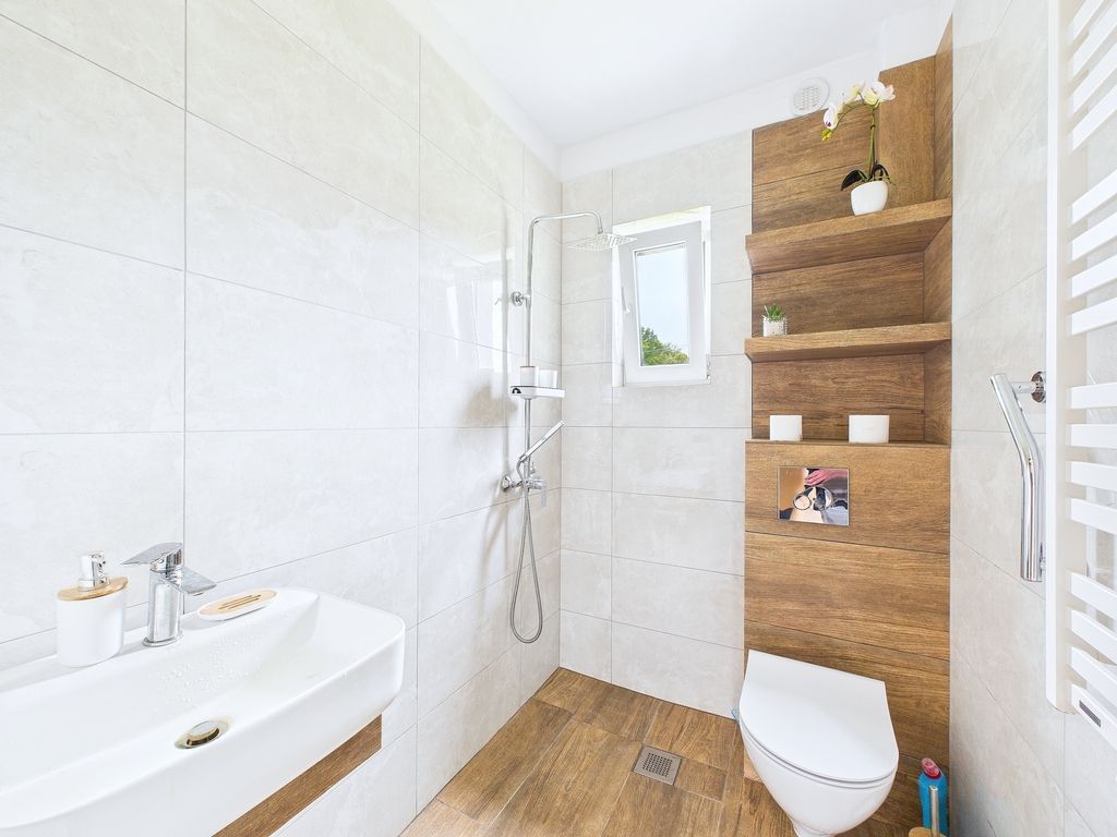 Dom 6 pokojowe na Sprzedaż