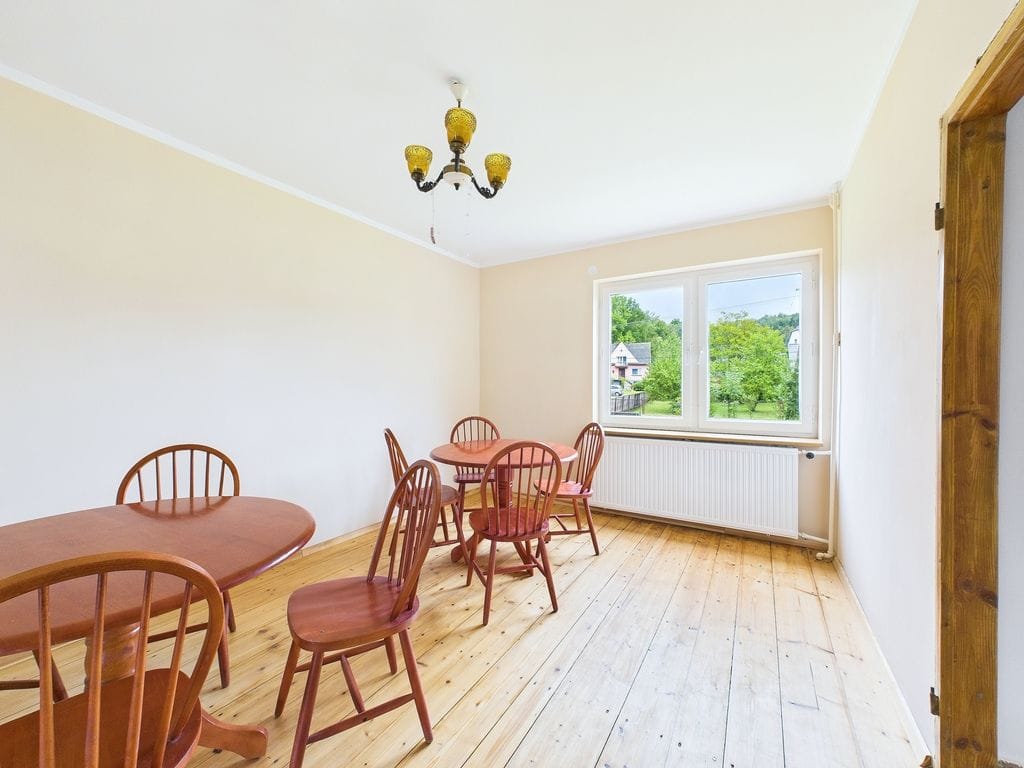 Dom 6 pokojowe na Sprzedaż